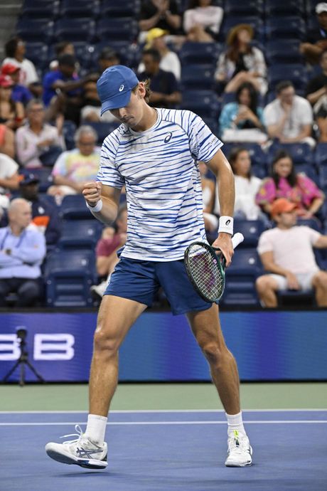 Aleks De Minor Aleks De Minor