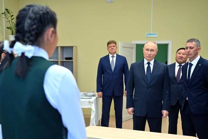 Vladimir Putin putin škola tuva