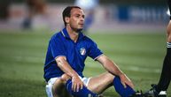 Legendarni fudbaler završio u bolnici, bore mu se za život