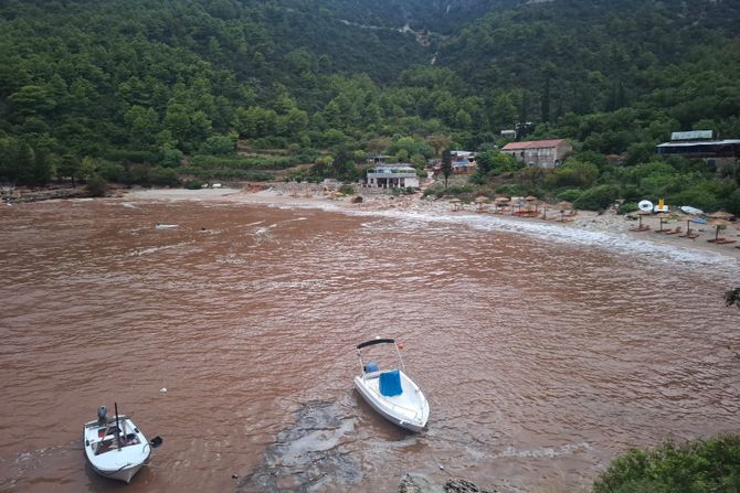 Uvala Korčula Jadran nevreme Hrvatska