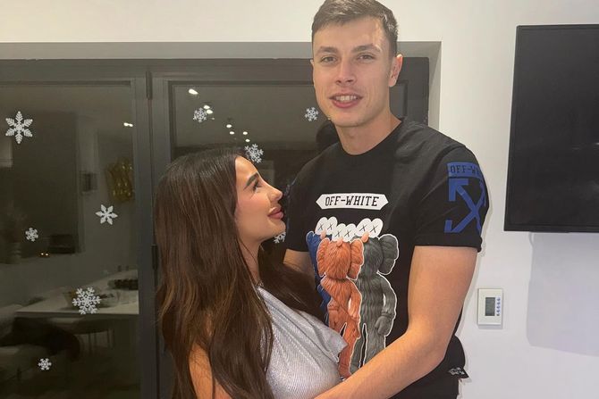 Anel Ahmedhodžić Anel Ahmedhodžić