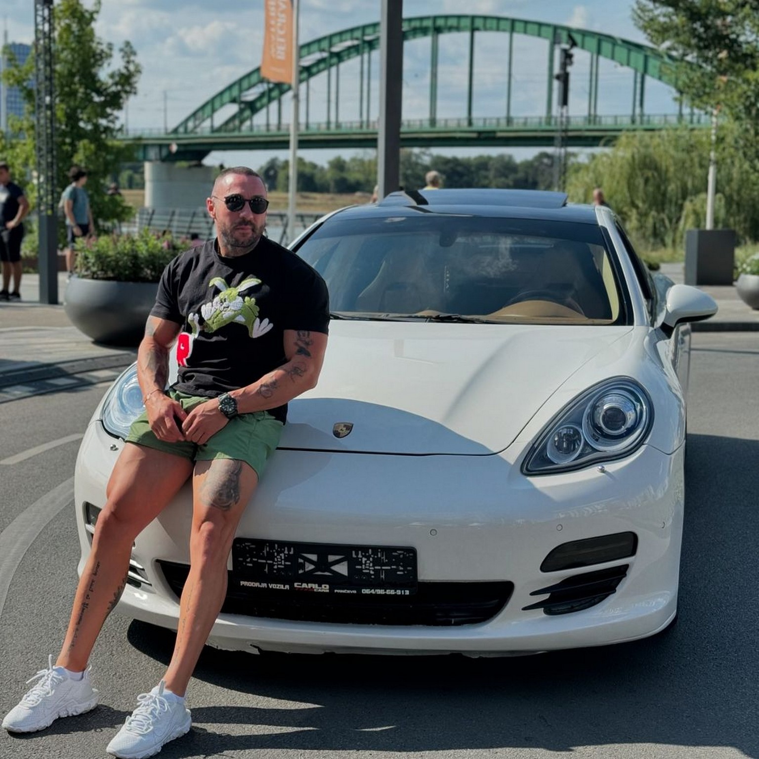 Bizarna objava crnogorskog influensera Jodžira: Uz crno-belu sliku sa ženom napisao poruku koja JEŽI