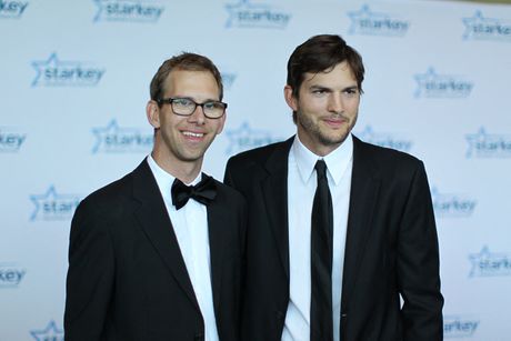 Majkl i Ešton Kučer, Michael Kutcher, Ashton Kutcher, brat blizanac Eštona Kučera