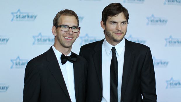 Majkl i Ešton Kučer, Michael Kutcher, Ashton Kutcher, brat blizanac Eštona Kučera