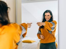 pričanje sa samim sobom pričanje, ogledalo