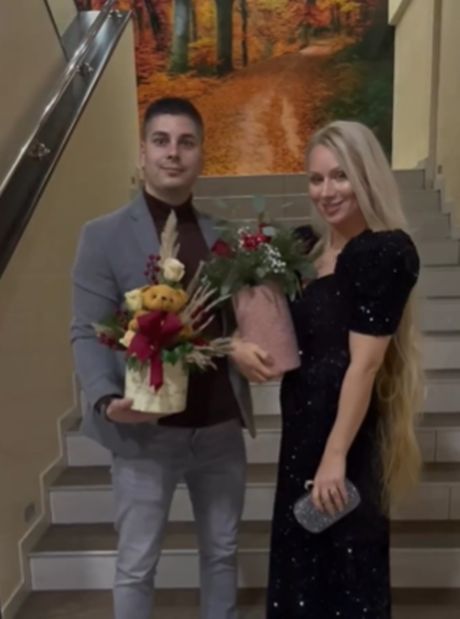 Nikola Krsmanović i njegova sestra Katarina Nikola Krsmanović i njegova sestra Katarina