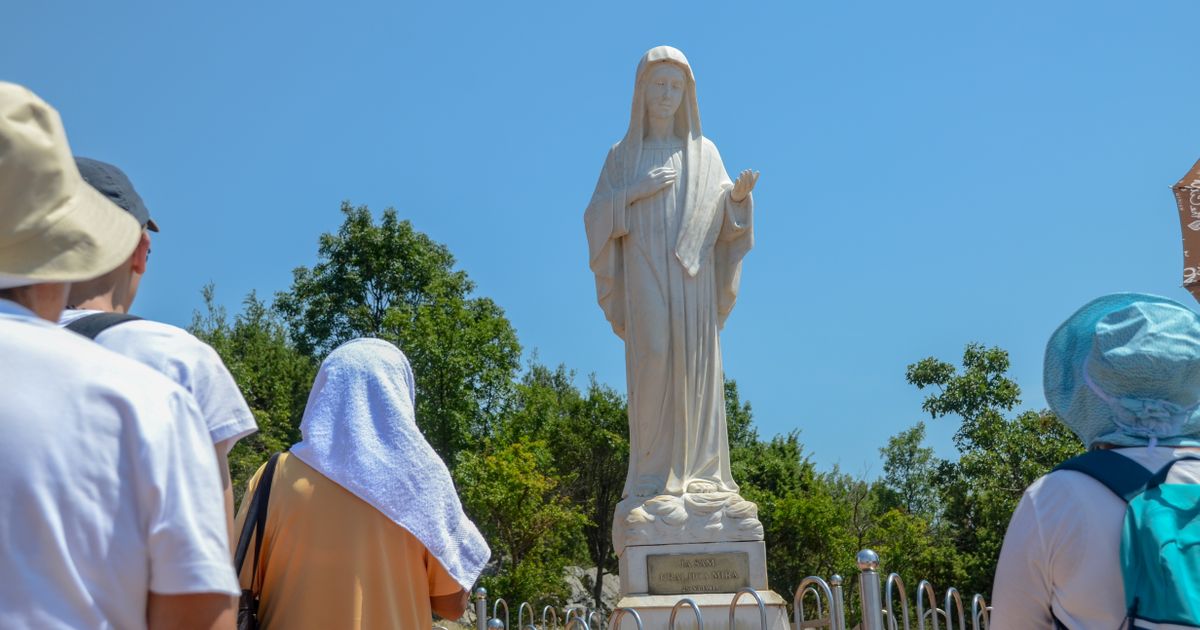 Otkrivena istina o kipu Device Marije koja lije krvave suze: Da li se desilo čudo?