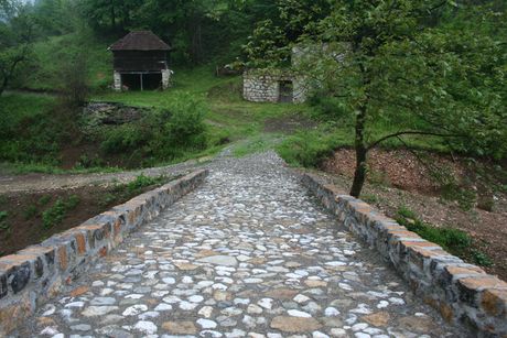 Rimski kameni most u Donjoj Orovici Ljubovija