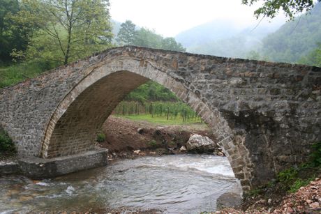 Rimski kameni most u Donjoj Orovici Ljubovija