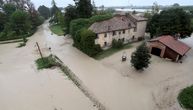 Beba i baka nestale u poplavi, roditelji se spasli izlaskom na krov: Drama u Italiji, u toku potraga za njima