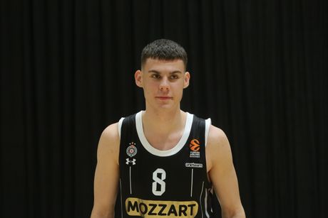 KK Partizan, Druženje sa medijima