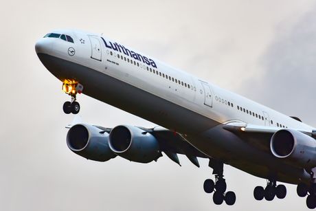 Lufthansa Airbus A340