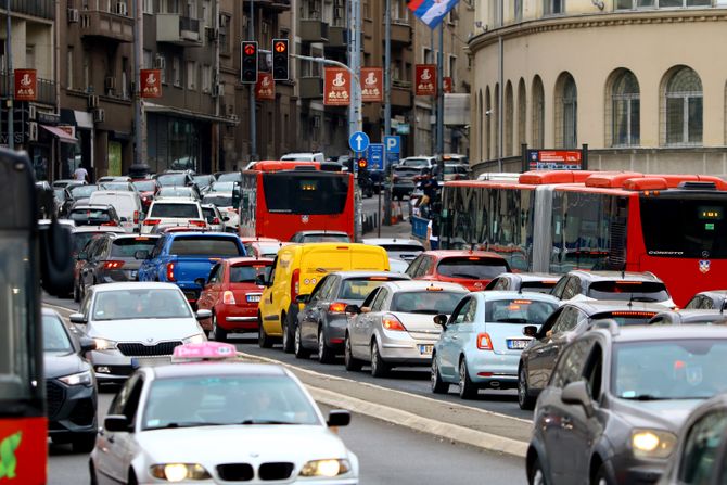 Gužva u saobraćaju Gužva u saobraćaju