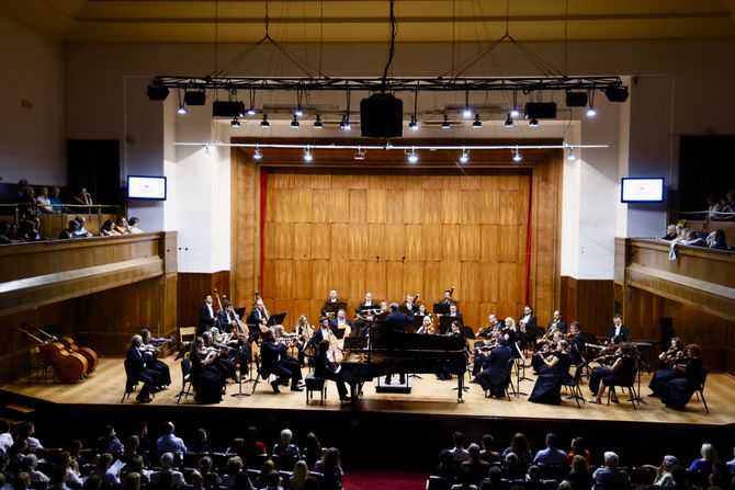 Beogradska filharmonija otvorila sezonu Mocartovom muzikom u čast Ivana Tasovca na Kolarcu