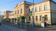 Maturanti Gimnazije "Takovski ustanak" od danas ponovo u klupama