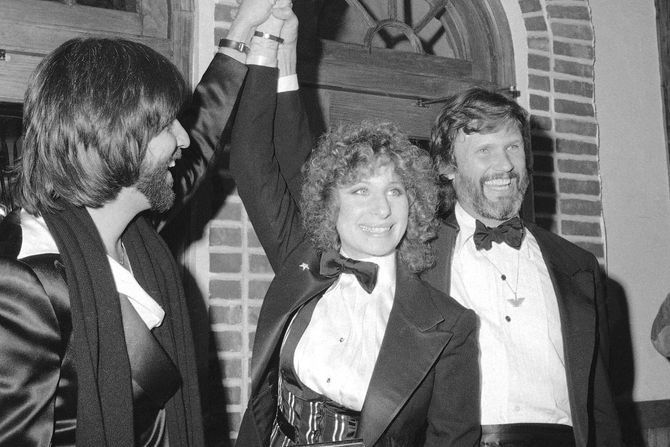 Džon Piters, Barbra Strajsend, Kris Kristoferson