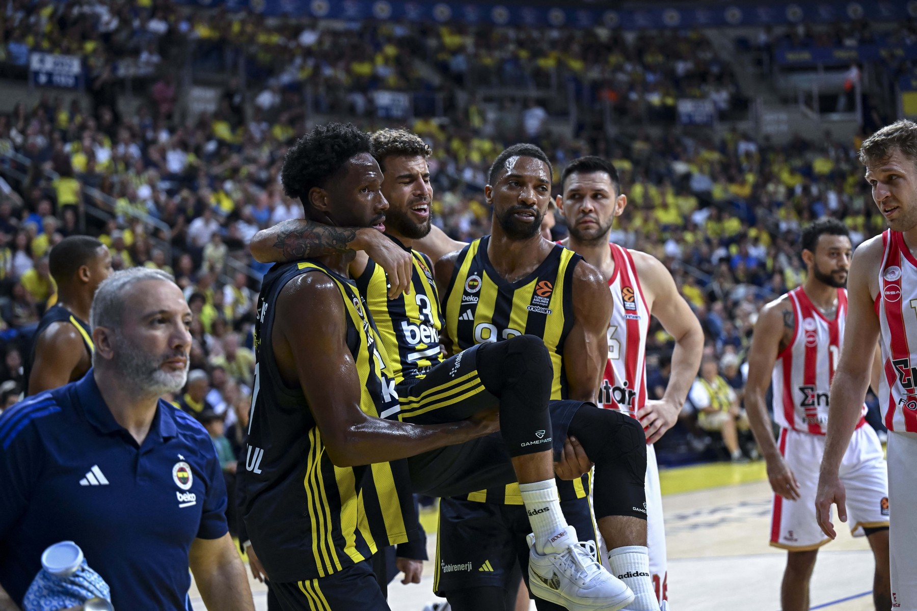 Potres u evropskoj košarci: Fenerbahče i njihova velika zvezda prekinuli saradnju pred sam kraj Evrolige!
