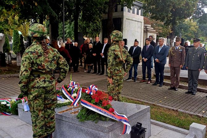 Milunka Savić, polaganje venaca