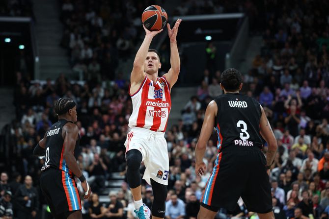 Nemanja Nedović - KK Crvena zvezda - KK Pariz Nemanja Nedović - KK Crvena zvezda - KK Pariz
