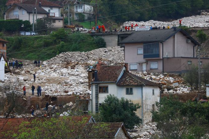 Jedan od terena valjevskih vatrogasaca bile i poplave u Jablanici