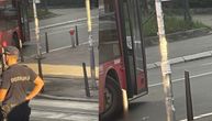 Vozač autobusa udario stariju ženu na pešačkom prelazu: Prevezena na VMA