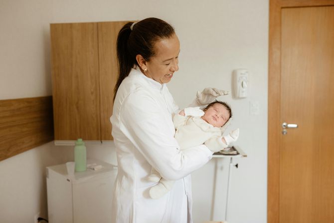 dete bebe rođenje porođaj dete bebe rođenje porođaj