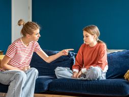 mama i ćerka, mama i dete, toksični roditelji, toksična porodica, roditelj,