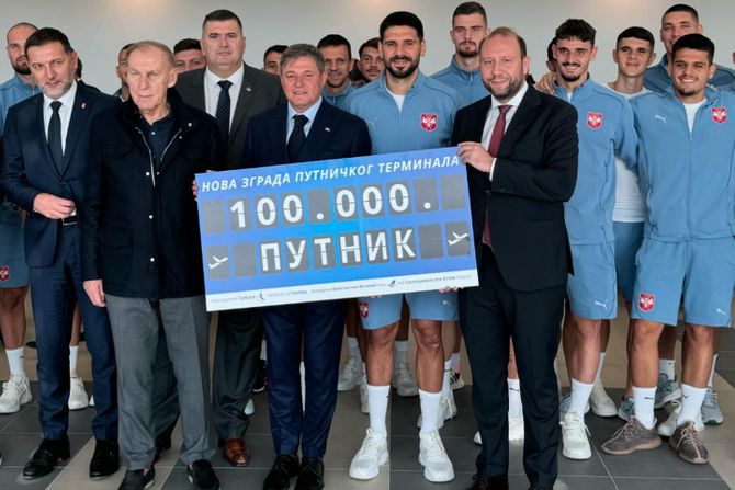 Dragan Stojković Piksi je 100.000. putnik