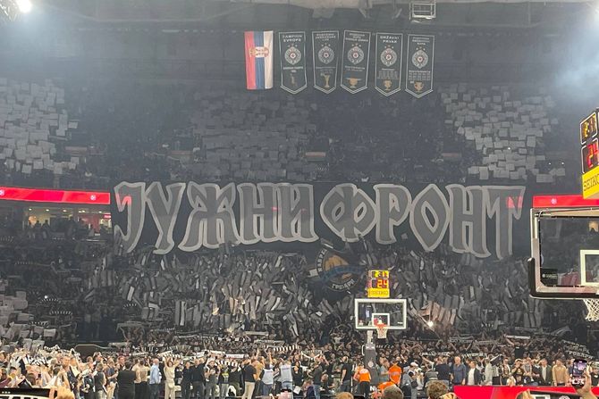 Grobari KK Partizan - KK Bajern