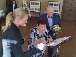 53 godine proveli kao cura i dečko