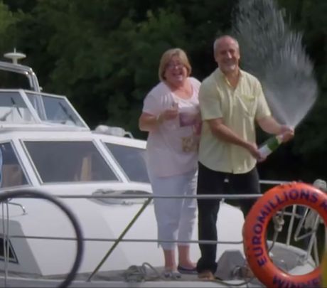 Desiree Home, Wayne, lutrija