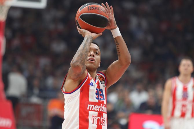 KK Crvena zvezda - KK Barselona, Jago Dos Santos KK Crvena zvezda - KK Barselona, Jago Dos Santos