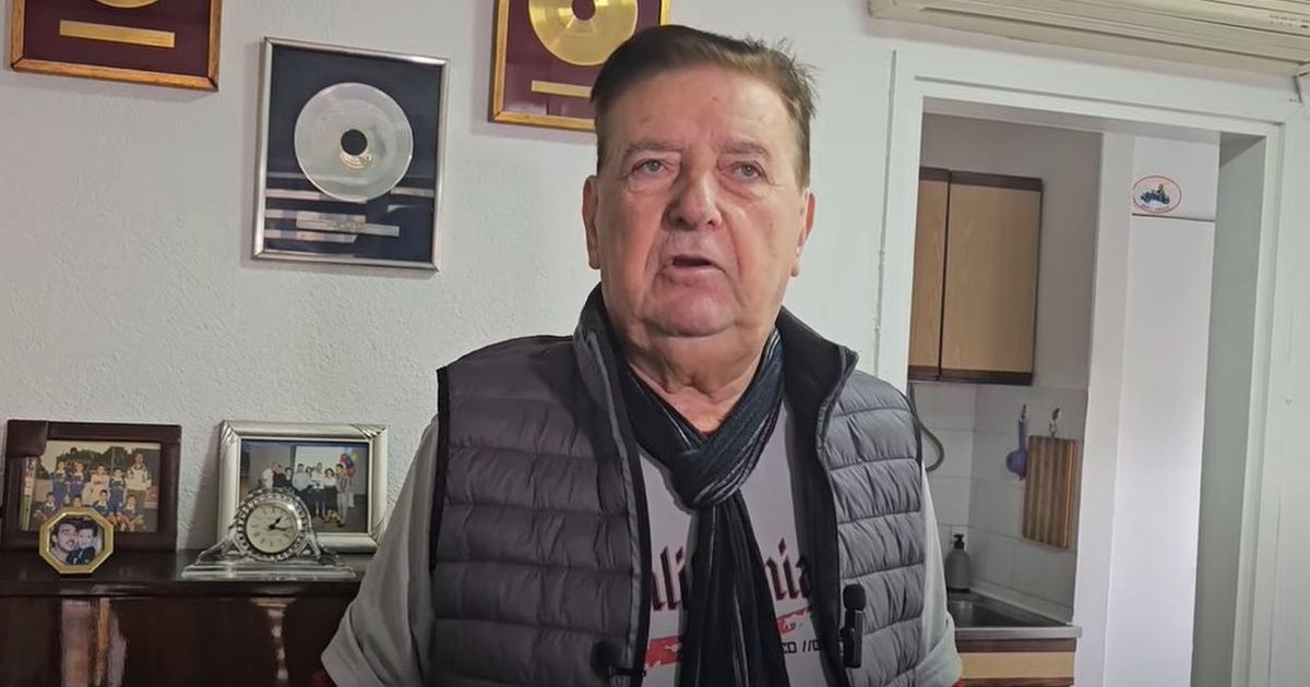 Pevač pomogao kolegi da se obogati, a sad živi skromno u Nišu: Godišnje dobije samo 650 dinara!
