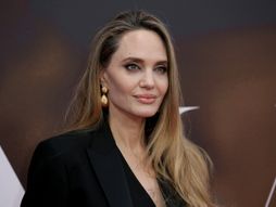 Angelina Jolie andzelina dzoli akala