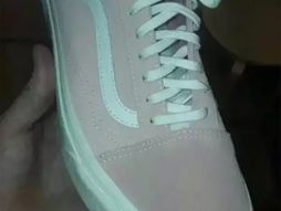 patike roze ili sive