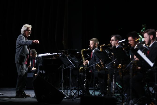 Beogradski džez festival otvorio Big bend RTS-a vođen Alanom Brodbentom Beogradski džez festival otvorio Big bend RTS-a vođen Alanom Brodbentom