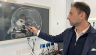 Tumor na mozgu veličine teniske loptice izvukao kroz obrve: Revolucionarna tehnika škotskog neurohirurga