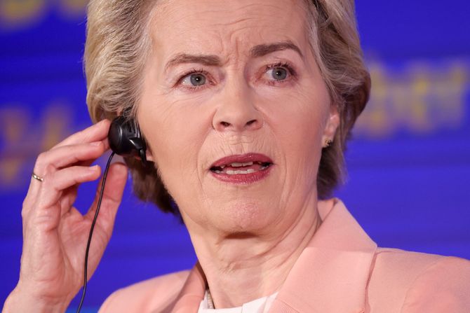 Ursula von der Leyen Ursula fon der Lajen