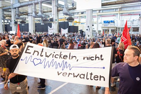 Nemačka, Volfsburg, Folksvagen fabrika protest