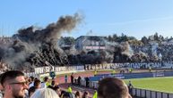 Ogromna bakljada Grobara u Humskoj: Gust dim prekrio ceo stadion, meč nakratko morao da bude prekinut