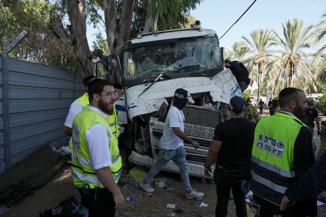 Izrael Tel Aviv teroristički napad, kamion uleteo u autobusku stanicu