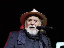 Koncert Radeta Šerbedžije sa orkestrom Zapadni kolodvor u mts Dvorani