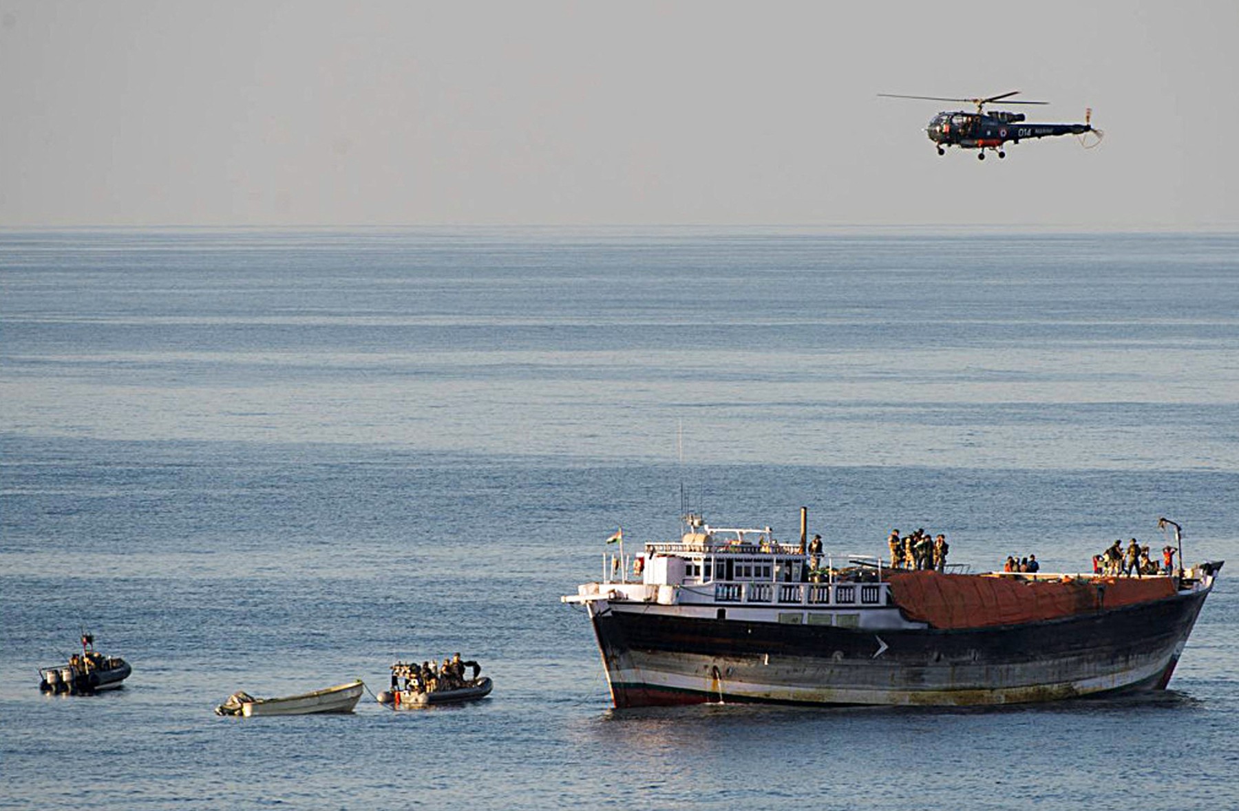 Britanci saopštili: Granata pogodila tanker kod obale Omana