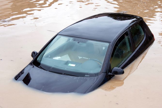 Sletanje automobila