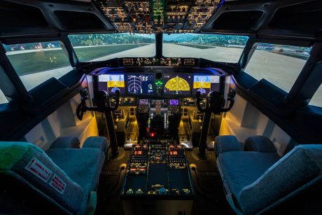 FLYONE flight simulator leta