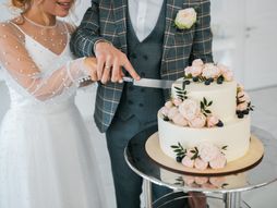 torta, mladenačka torta, mladenci, venčanje, svadba