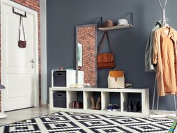 hodnik, mali hodnik, ulaz u dom, ulaz u kuću, dekor, ogledalo, vrata