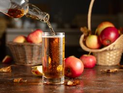 jabukovo sirće, sirće, čaša sirćeta