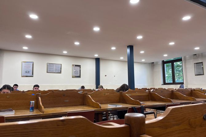 Pravni fakultet Beograd Pravni fakultet Beograd