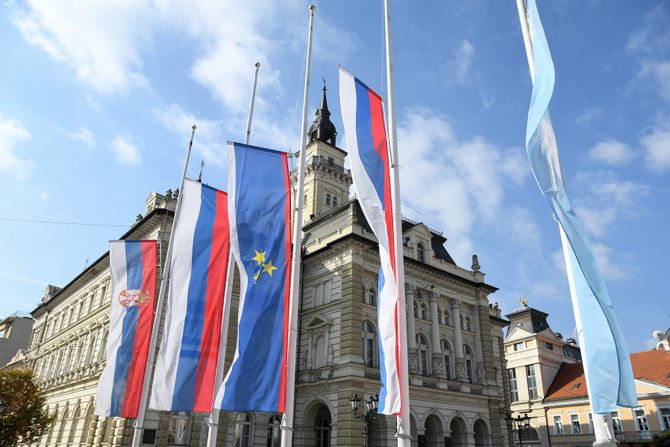 Novi Sad, paljenje sveća Novi Sad, paljenje sveća